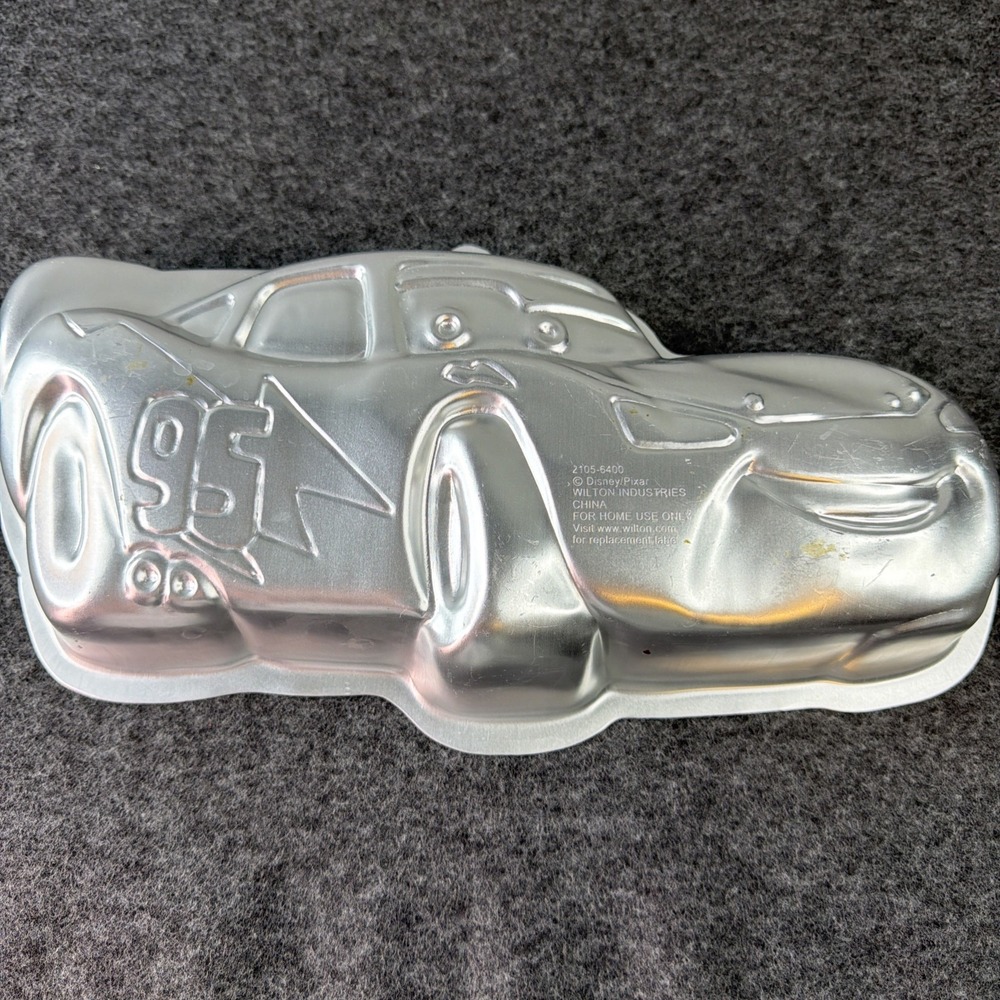 Wilton Disney Pixar Cars Lightning McQueen Cake Pan 2105-6400 Aluminum